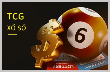 Vận động viên quần vợt đang thực hiện cú giao bóng mạnh mẽ trên sân